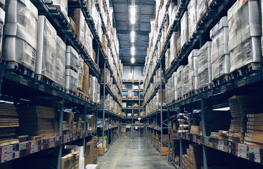 Depo rafları ve tesis