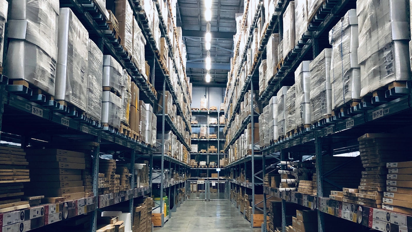 Depo rafları ve tesis