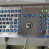 D-8605-BG IP65 103 tuşlu aydınlatmalı trackball'lu metal klavye